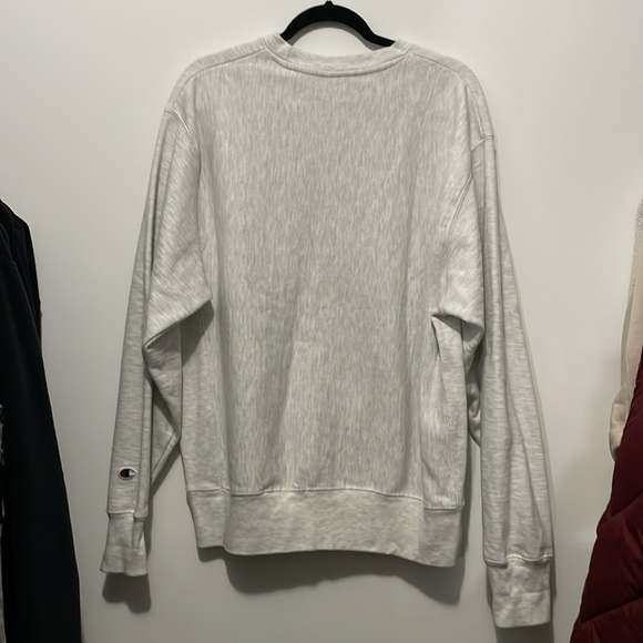 Champion Crewneck - Picture 5 of 5